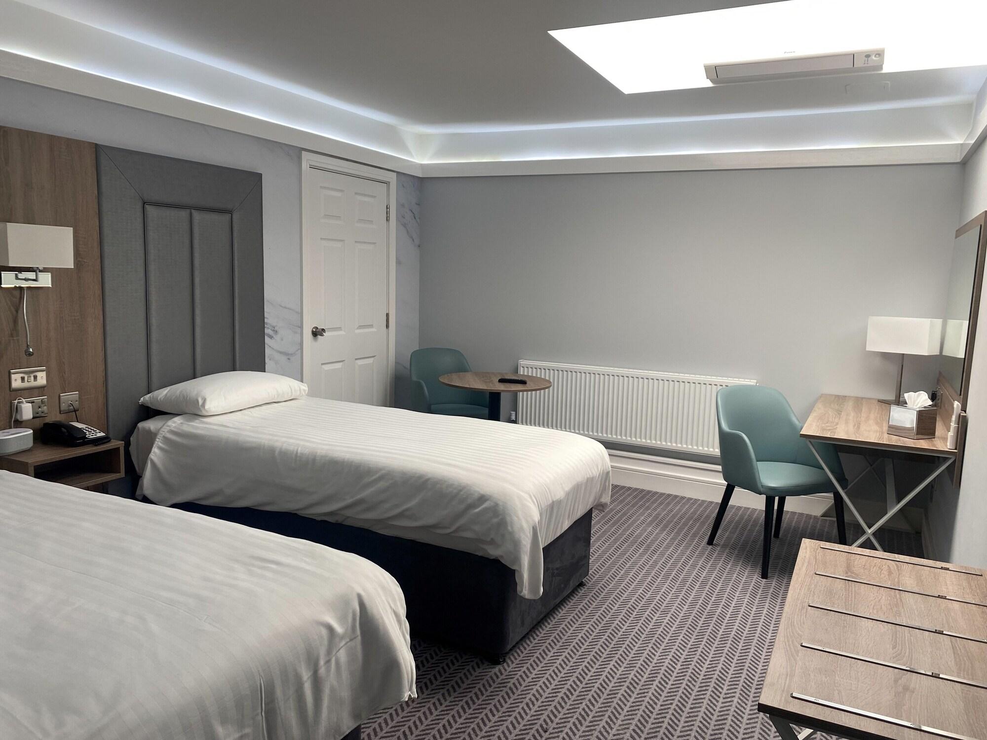 Best Western Premier Heronston Hotel & Spa Bridgend  Exteriör bild