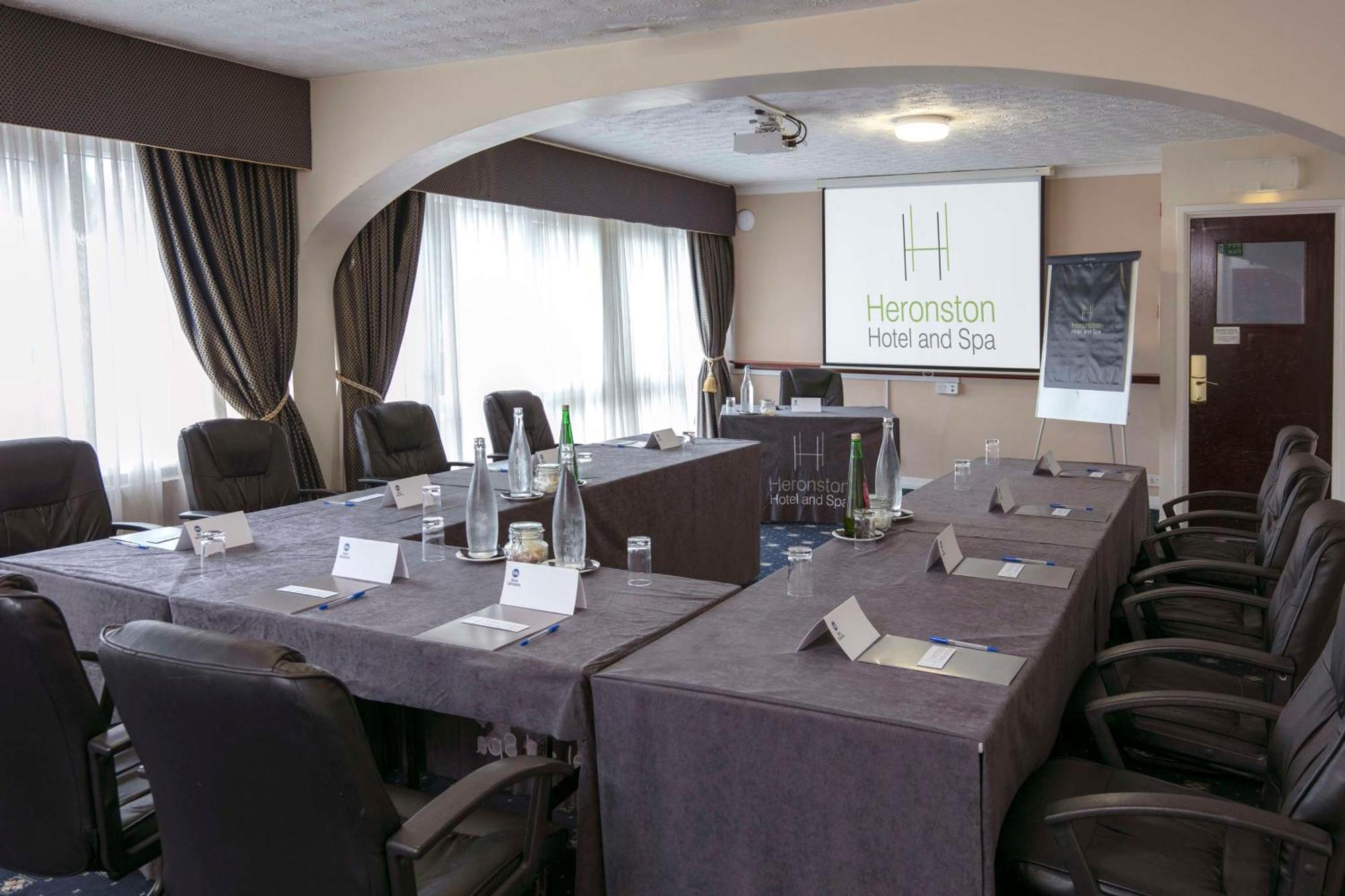 Best Western Premier Heronston Hotel & Spa Bridgend  Exteriör bild