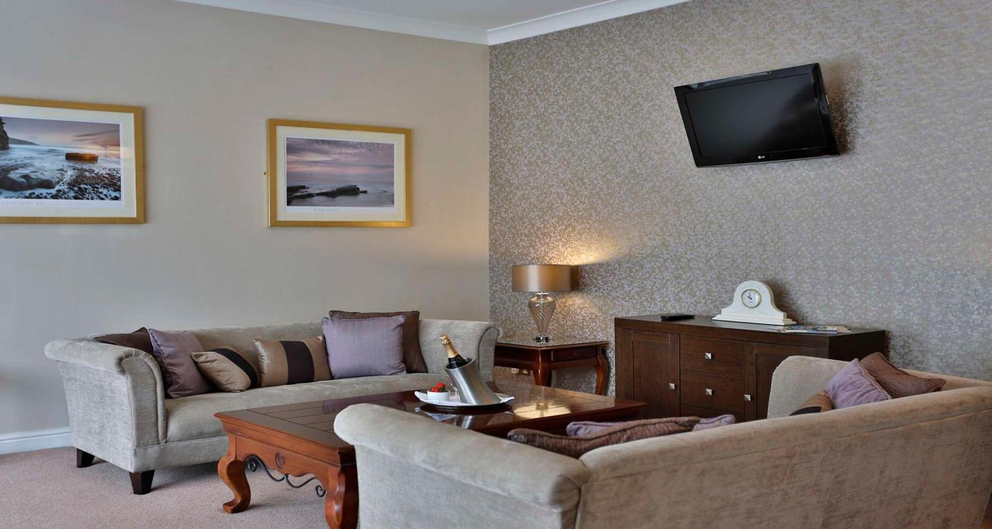 Best Western Premier Heronston Hotel & Spa Bridgend  Exteriör bild